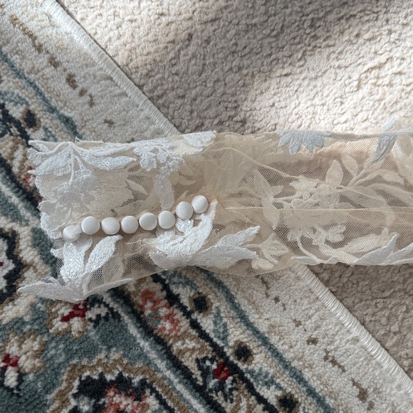 Elegant Lace Bolero - Picture 5 of 7